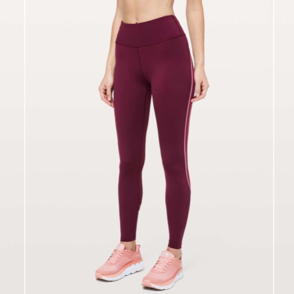 Lululemon Run Crew Tight *28"
Deep Ruby / Star Ruby / Figue